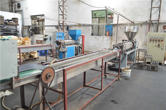 橡膠擠出（chū）機